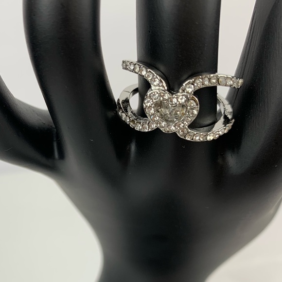 Silver Classic Heart-Shaped Fashion Ring Size 8 - Picture 2 of 6